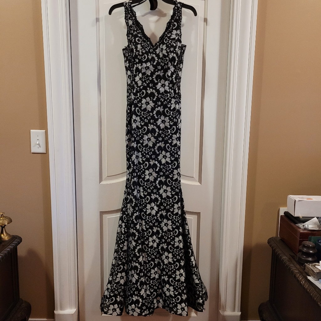 Xscape Long V Front And Back Dress With Black And Silver Lace Overlay- Size 4